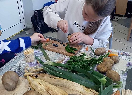 Grafika 18: Ciekawe lekcje kaszubskiego – ziemniaczane stwory