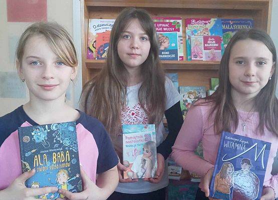 Grafika 6: Dzień Kobiet w bibliotece szkolnej