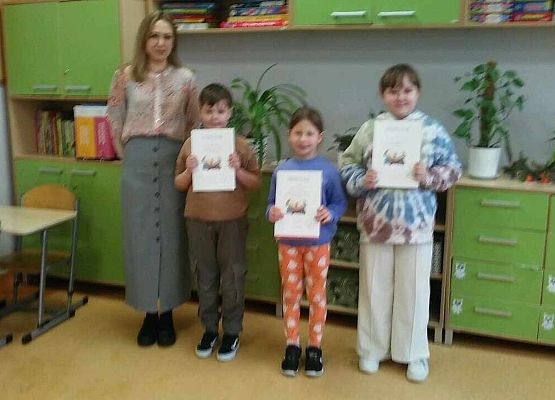 Grafika 4: Szkolny Konkurs " Czytania ze zrozumieniem" dla klas I - III