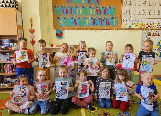 Grafika 4: Dzień Kolorowej Skarpetki