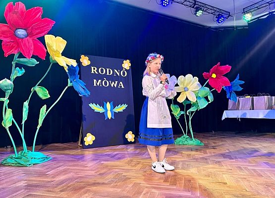 Grafika 4: 54  Konkurs Recytatorski Literatury Kaszubskiej   "Rodnô Mòwa"