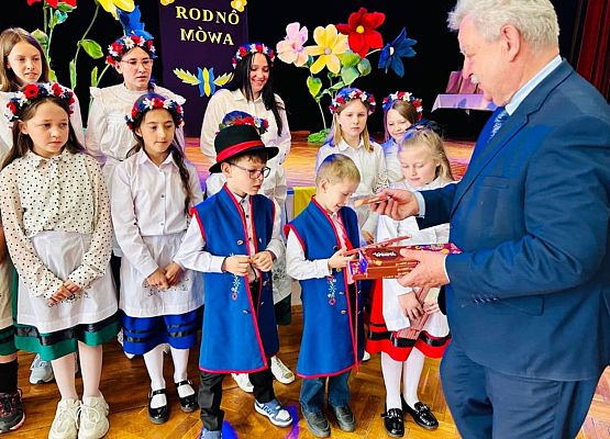 Grafika 5: 54  Konkurs Recytatorski Literatury Kaszubskiej   "Rodnô Mòwa"