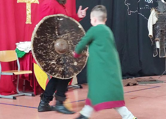 Grafika 4: Żywa lekcja historii