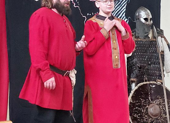 Grafika 7: Żywa lekcja historii