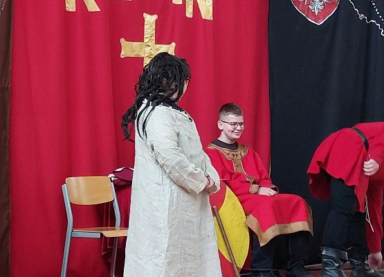 Grafika 10: Żywa lekcja historii