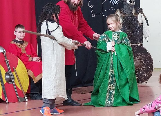 Grafika 11: Żywa lekcja historii