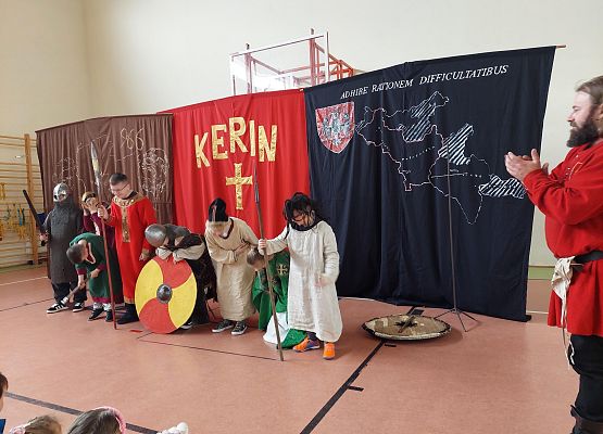 Grafika 19: Żywa lekcja historii