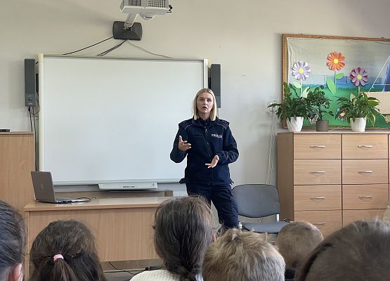 Grafika 4: Spotkanie prewencyjne z przedstawicielką  policji