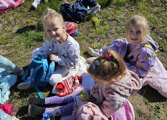 Grafika 6: Majowy spacer przedszkolaków