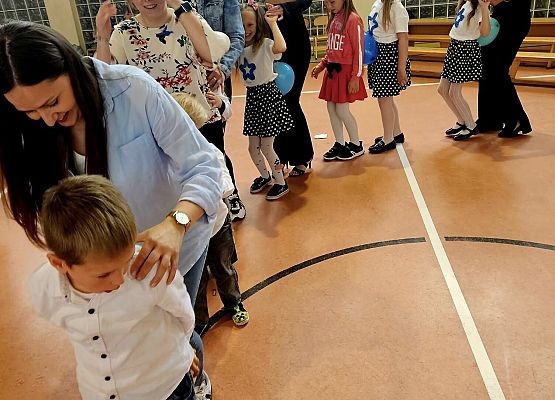 Grafika 10: Dzień Mamy i Taty