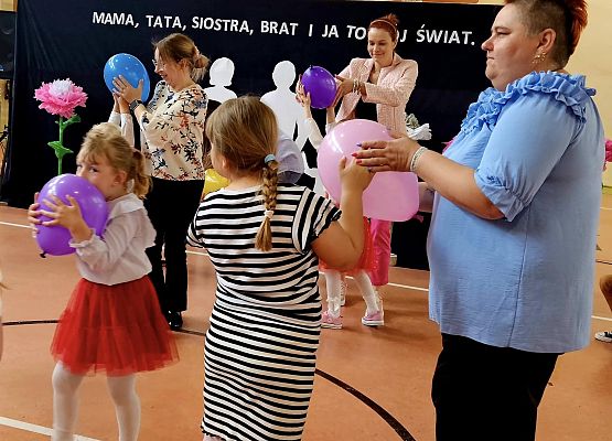 Grafika 5: Dzień Mamy i Taty