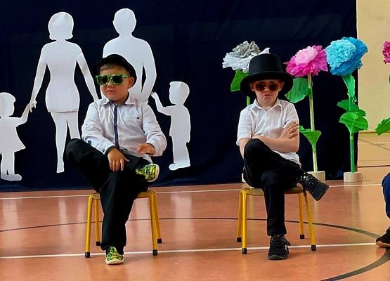 Grafika 13: Dzień Mamy i Taty