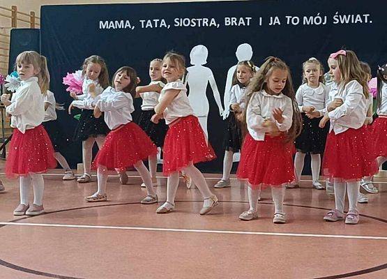 Grafika 11: Dzień Mamy i Taty