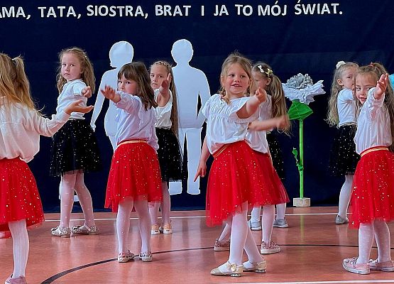 Grafika 15: Dzień Mamy i Taty