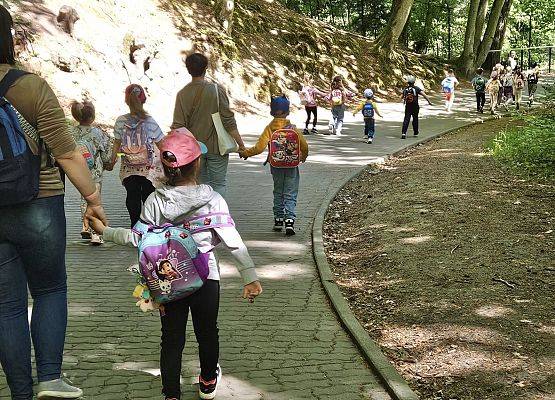 Grafika 12: Wycieczka do ZOO