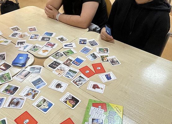 Grafika 10: Co słychać na zajęciach z języka angielskiego?