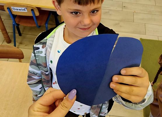 Grafika 11: Dzień Kropki