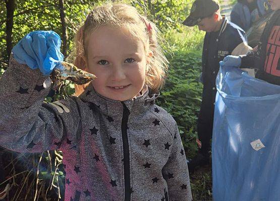 Grafika 14: Sprzątane Świata