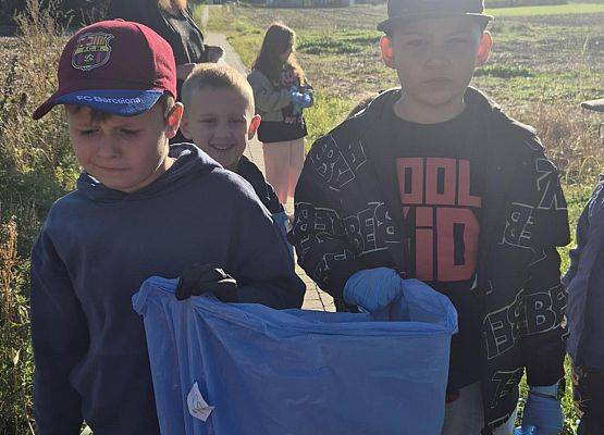 Grafika 6: Sprzątane Świata