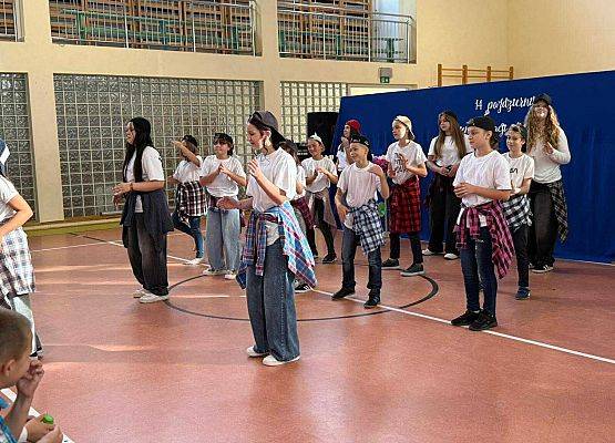 Grafika 3: Dzień Edukacji Narodowej