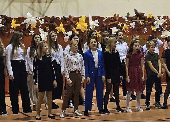 Grafika 4: Pierwsze obchody Dnia Seniora w naszej szkole