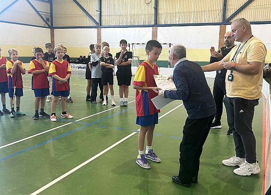 Grafika 2: Powiatowe Zawody w Unihokeju Chłopców