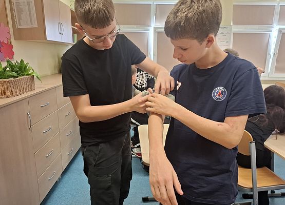 Grafika 3: Edukacja z wojskiem