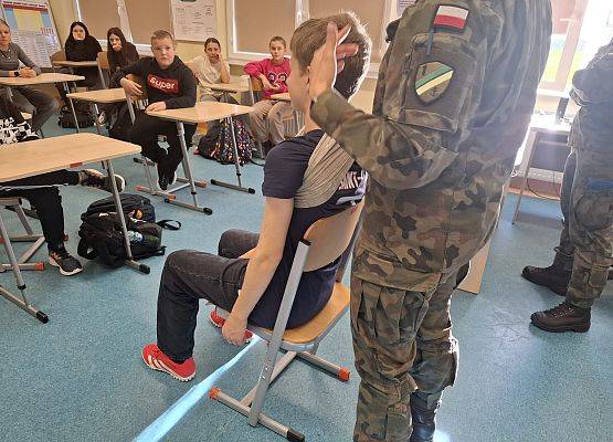 Grafika 4: Edukacja z wojskiem