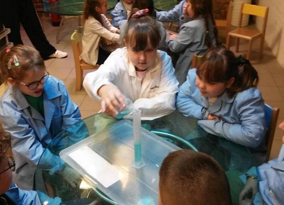 Grafika 3: Wyjazd edukacyjny do Centrum Nauki Hewelianum w Gdańsku