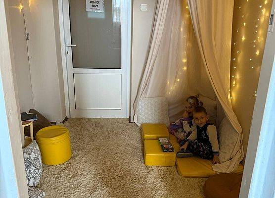 Grafika 1: Kącik Wyciszeń – bezpieczna przestrzeń dla emocji.