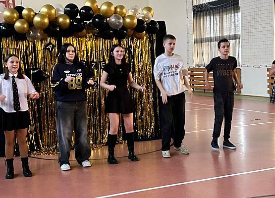 Grafika 10: Andrzejki w naszej szkole