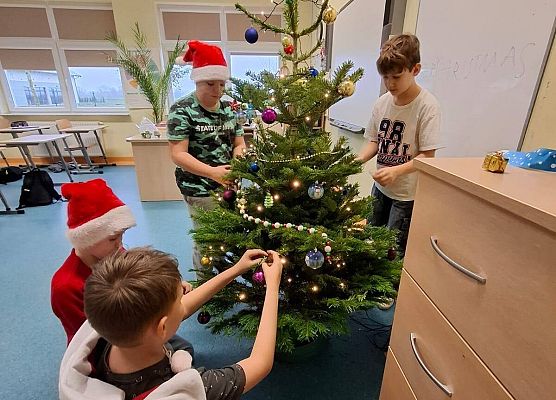 Grafika 1: Mikołajki w naszej szkole