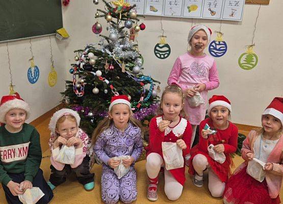 Grafika 6: Mikołajki w naszej szkole