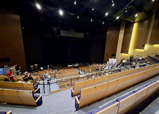 Grafika 10: Niezapomniany spektakl Piotruś Pan – szkolna wizyta w teatrze