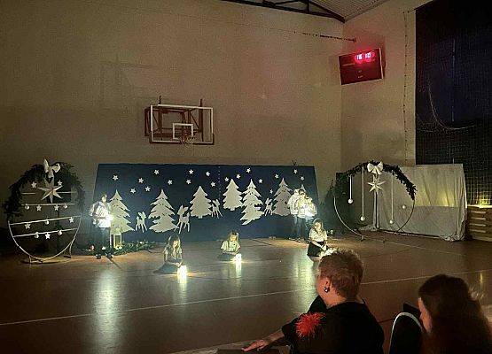 Grafika 6: Kiermasz świąteczny