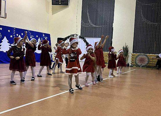 Grafika 14: Kiermasz świąteczny