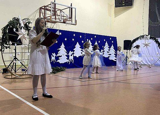 Grafika 8: Kiermasz świąteczny