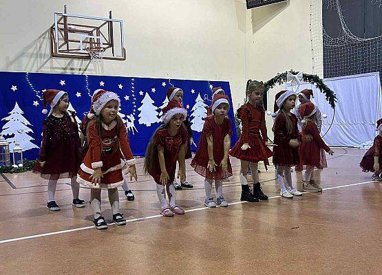 Grafika 12: Kiermasz świąteczny