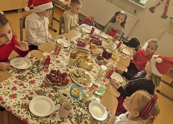 Grafika 12: Wigilia w klasach młodszych i oddziale przedszkolnym