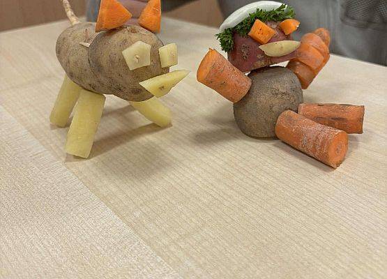 Grafika 4: Stwory z warzyw i owoców