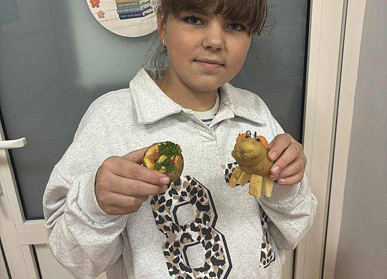 Grafika 12: Stwory z warzyw i owoców