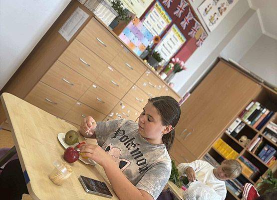 Grafika 9: Stwory z warzyw i owoców