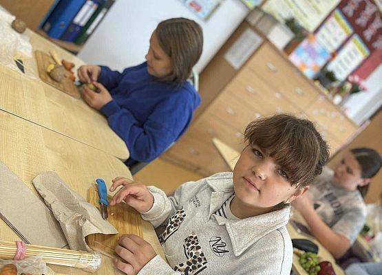 Grafika 19: Stwory z warzyw i owoców