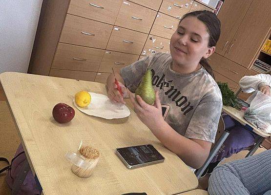 Grafika 21: Stwory z warzyw i owoców