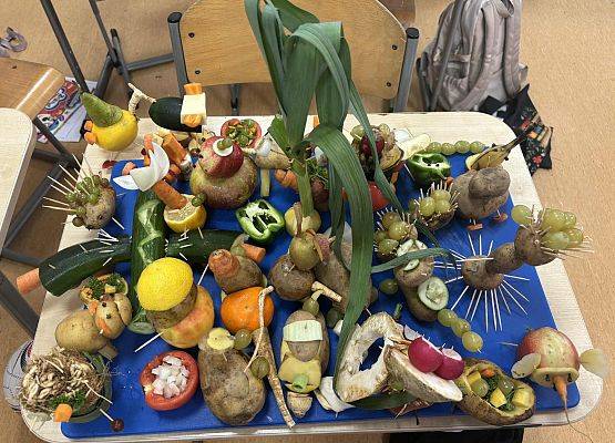 Grafika 23: Stwory z warzyw i owoców