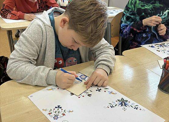 Grafika 3: Malowanie na drewnie