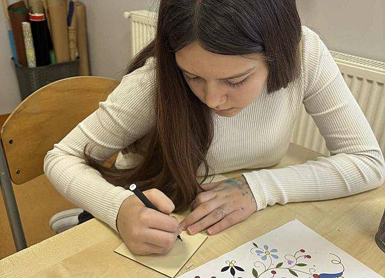 Grafika 1: Malowanie na drewnie