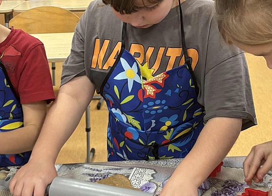 Grafika 3: Zajęcia kulinarne w klasie 2 - pieczemy pierniki