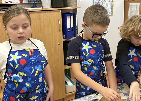 Grafika 13: Zajęcia kulinarne w klasie 2 - pieczemy pierniki