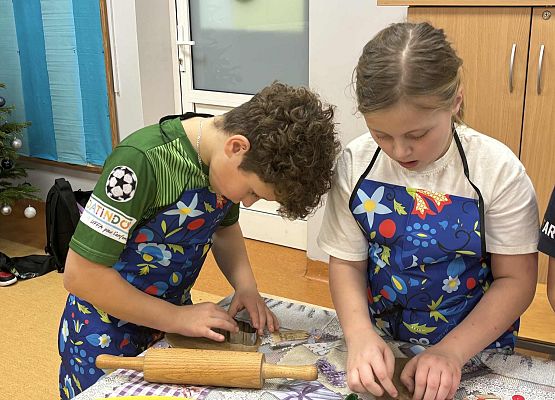 Grafika 17: Zajęcia kulinarne w klasie 2 - pieczemy pierniki